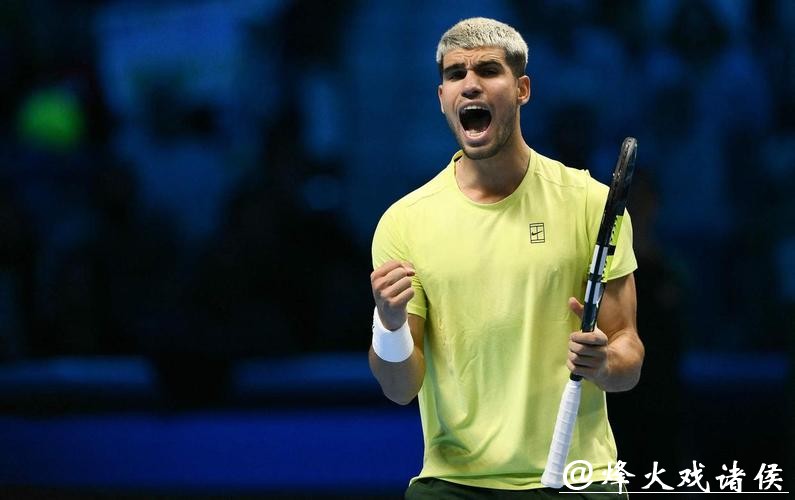 阿尔卡拉斯2-1逆转弗里茨 取得总决赛小组赛两连胜